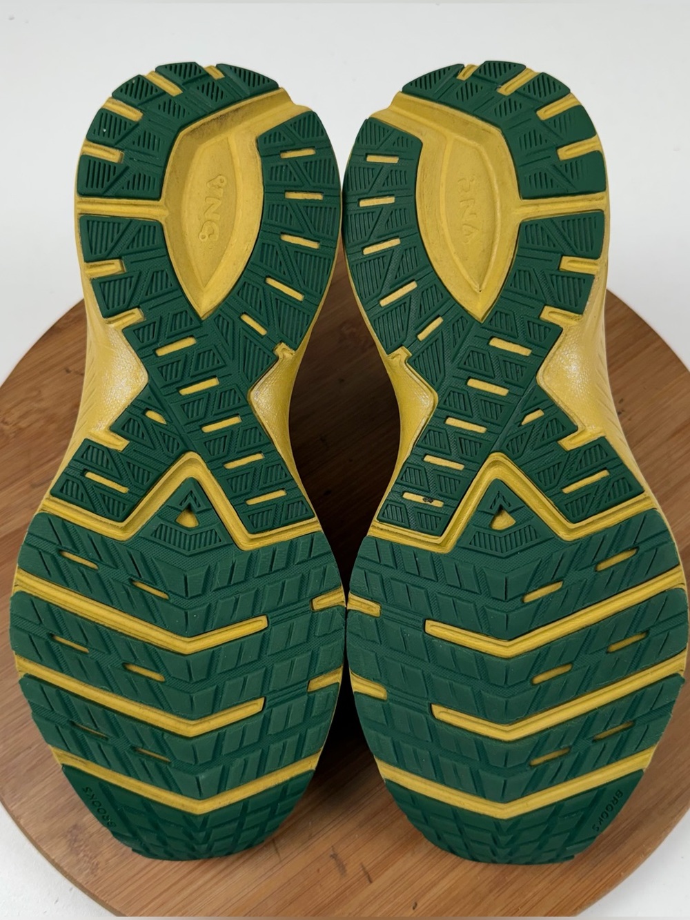 Brooks Launch 7 “Run Lucky” Running Sneakers - Picture 8 of 10